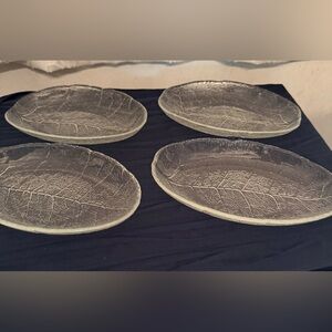 4 Arcoroc Aspen Leaf oval serving plates/dishes. 8.25” x 5”
France